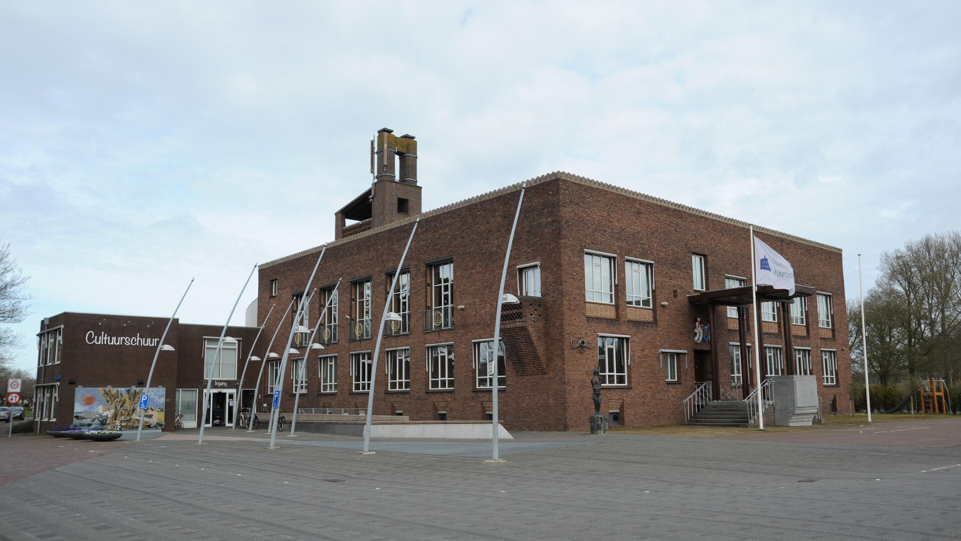 Wieringerwerf - Cultuurschuur - Voormalig gemeentehuis Wieringermeer