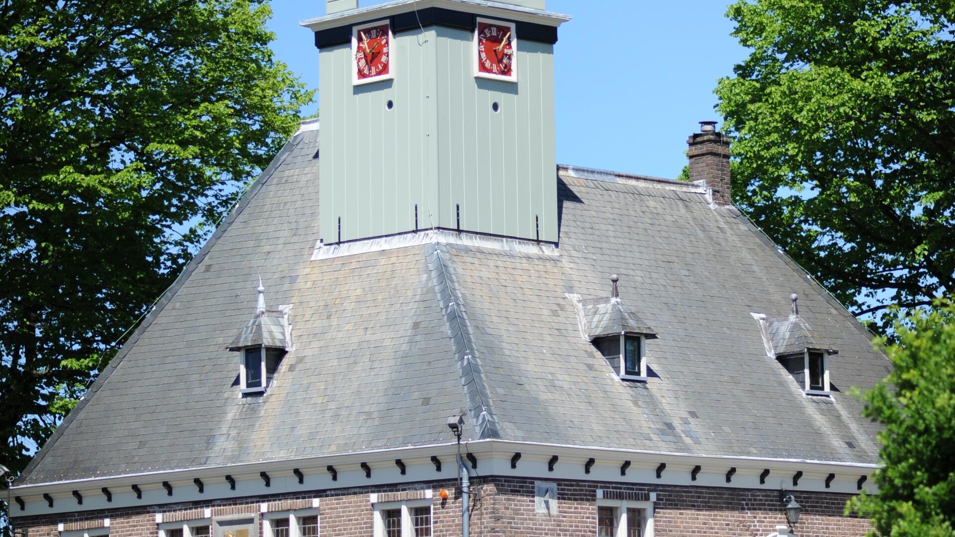 Voormalig Raadhuis, tegenwoordig Parfumflesjes museum in mei 2017 gesloten